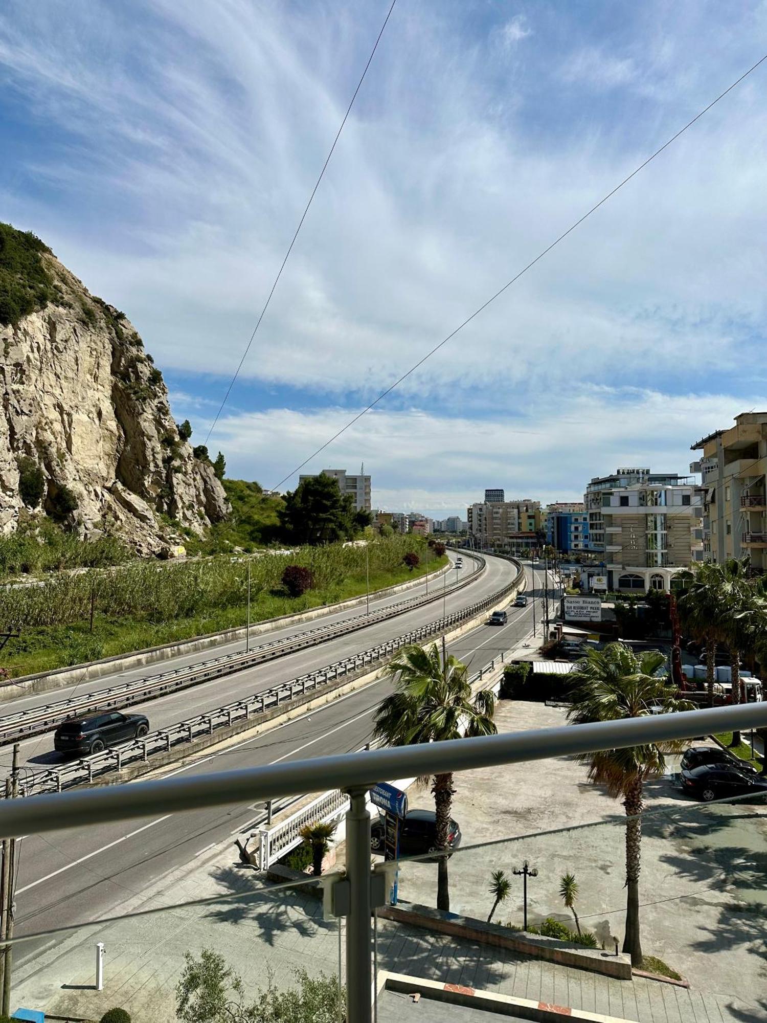 Apartment Ermest ,Kavaje Rock Durrës Eksteriør billede